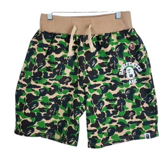 Bathing Ape Undefeated Camo Shorts Mens M 26-32 x8 Elastic Waist Green Beige - Picture 1 of 12